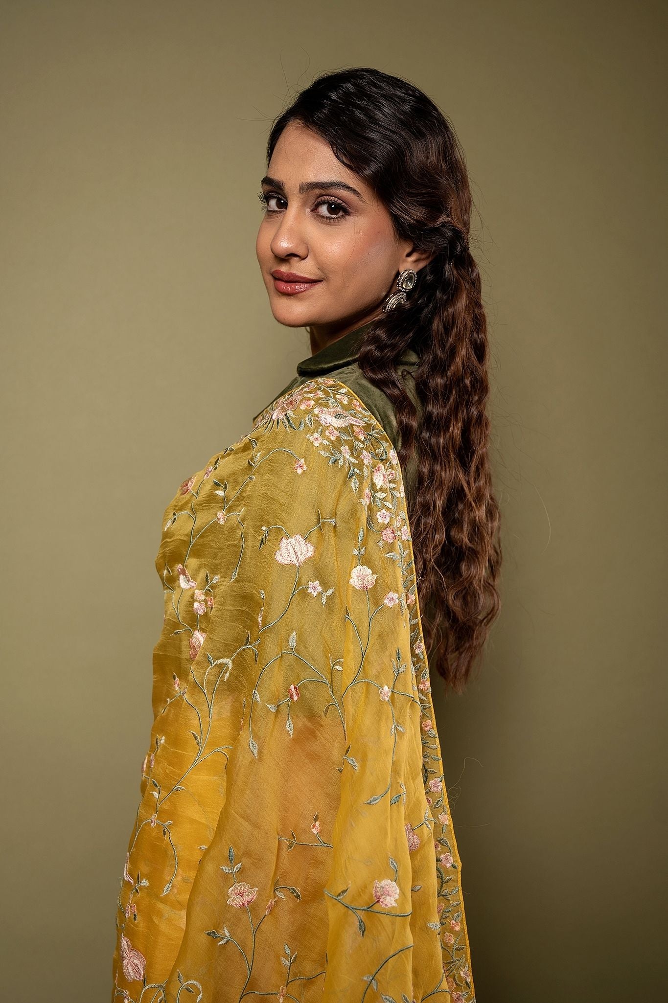 Yellow Organza resham border jaal handwork saree