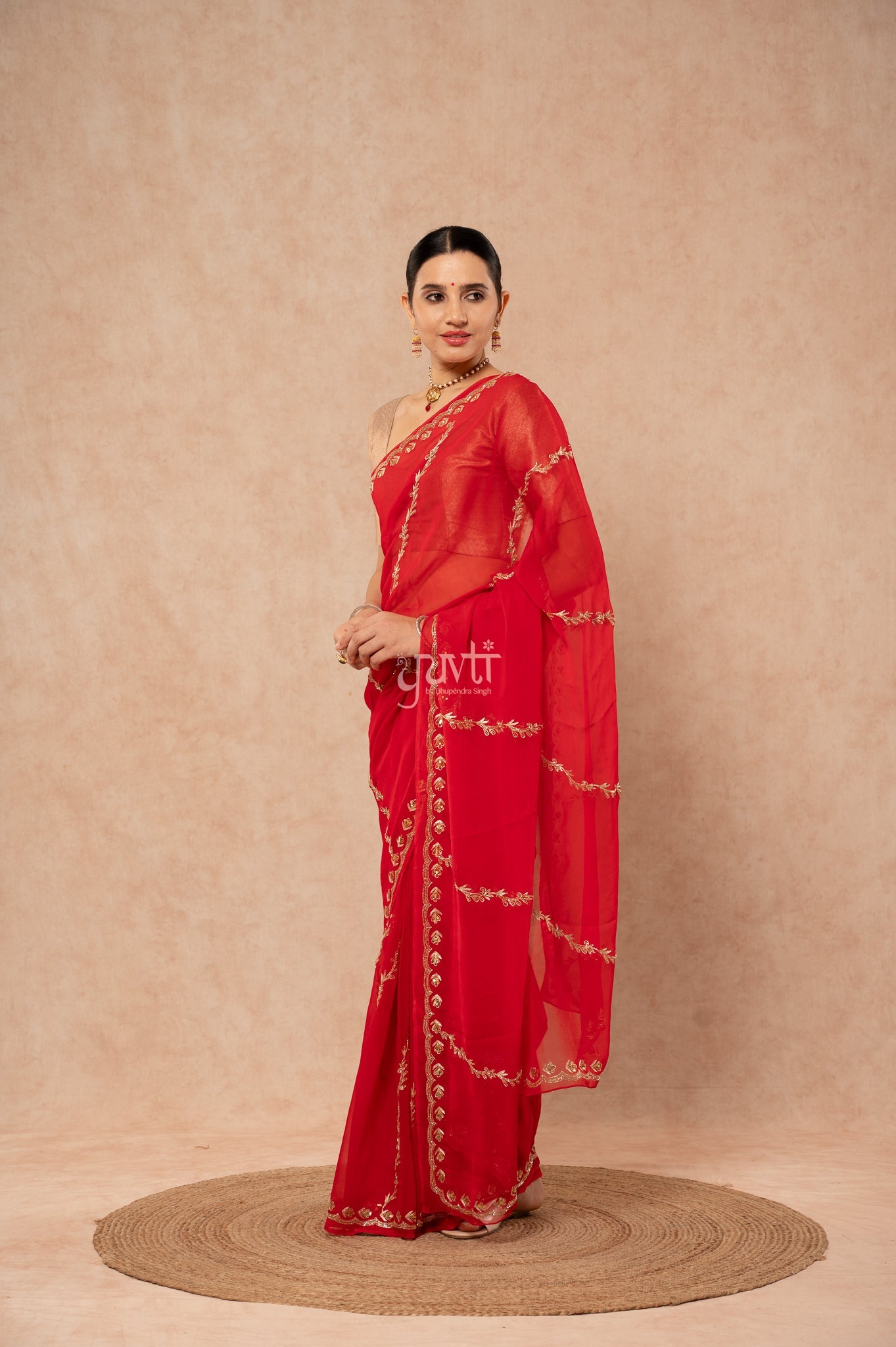 Red Viscose Chiffon Aari Kardana Border Chaadi Handwork Saree with Blouse