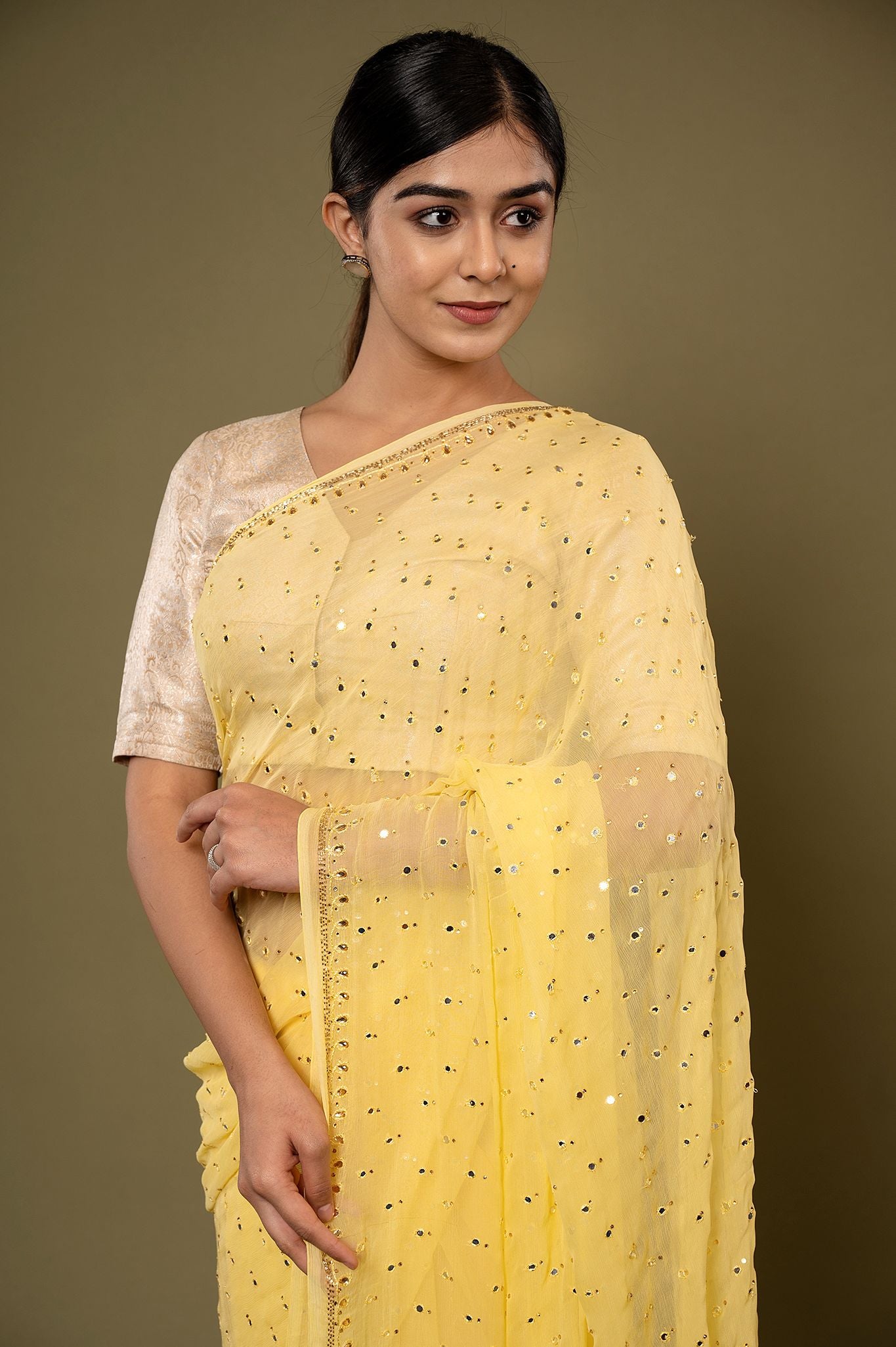 Viscose Chiffon Kundan Work Saree