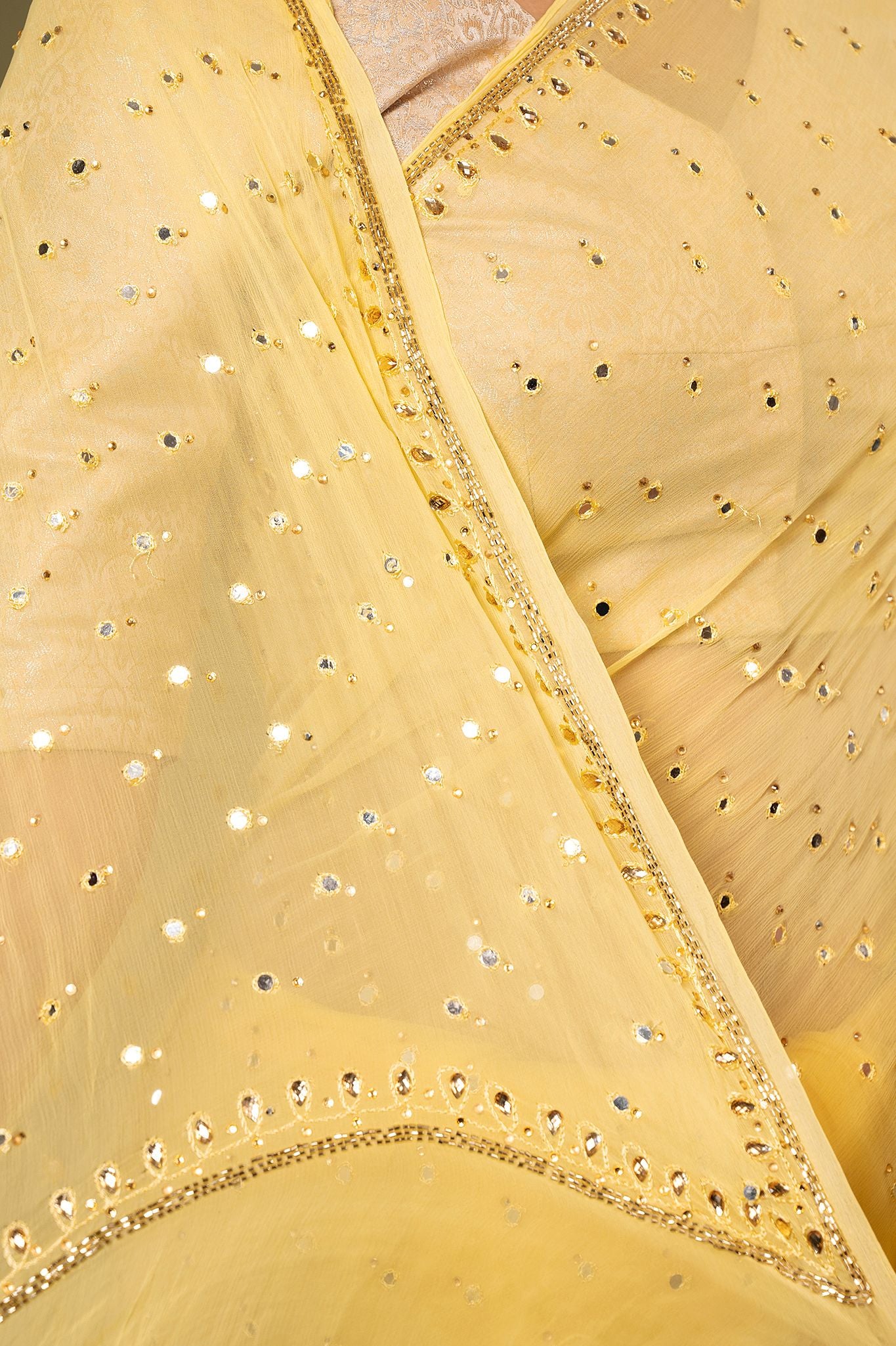 Viscose Chiffon Kundan Work Saree